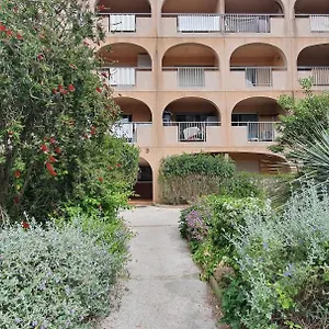 L'étoile Sous Les Pins - La Loge Hyères