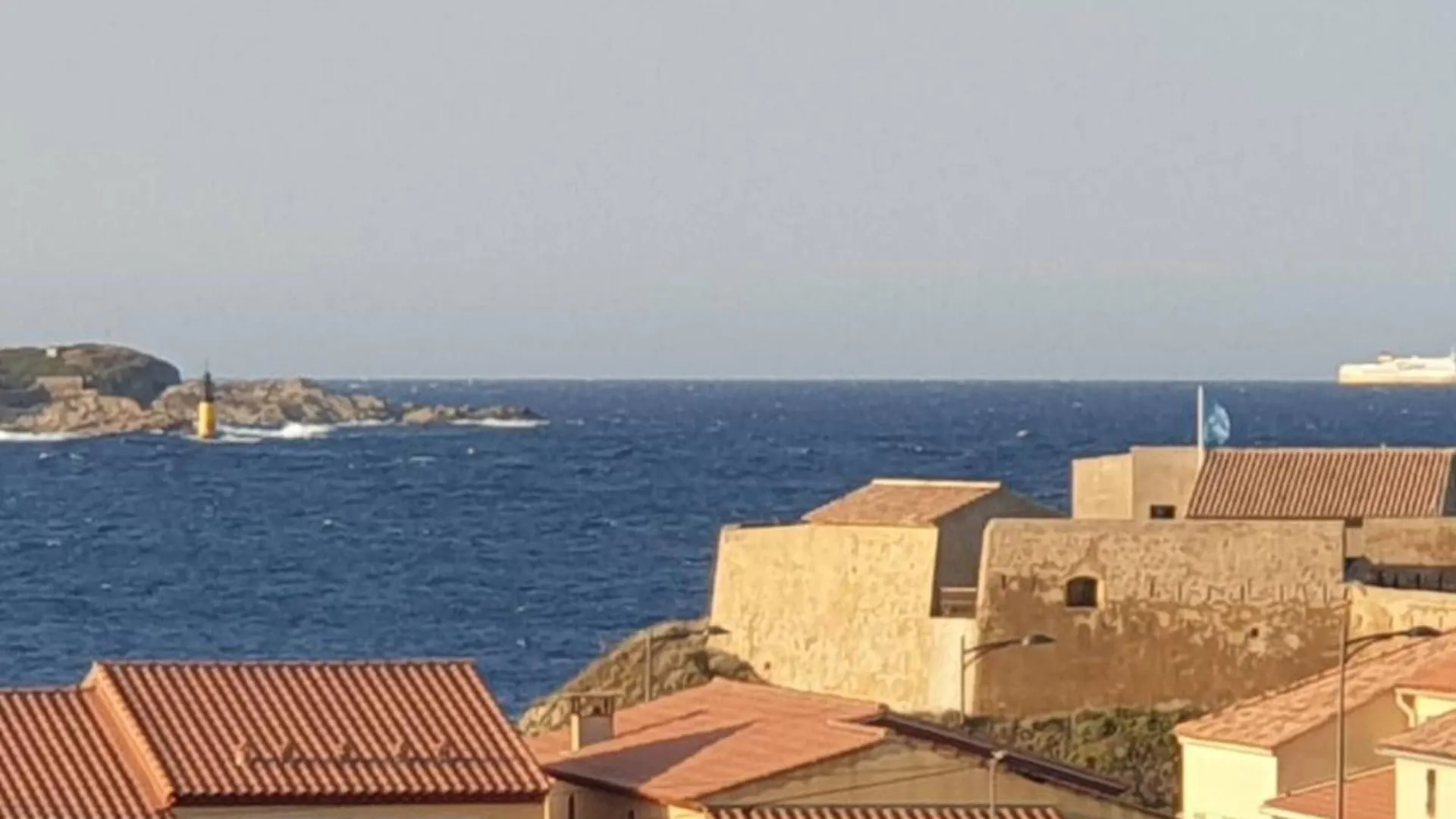 Lägenhet Studio Cabine A Giens Avec Terrasse, Piscine Et Parking - Fr-1-335-193 Hyères